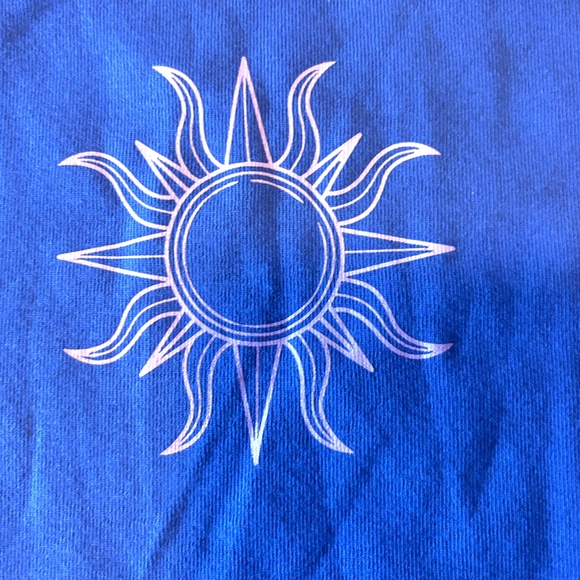 Purple and sun nostalgia print cropped baby tee NWT - Picture 3 of 8